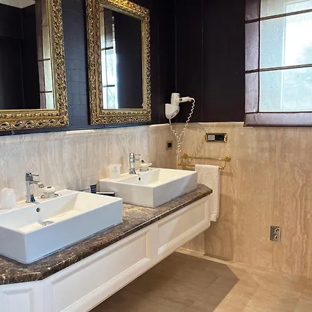 Niccolo' V - Terme Dei Papi فِتيربو